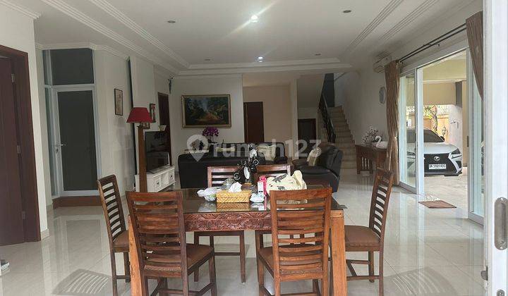 Dijual Rumah Cantik Semi Furnished di jalan Tukad yeh aya, Renon 2