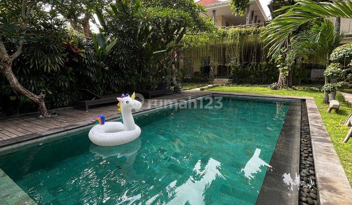 Dijual Villa Cantik Lokasi Batu Belig Seminyak Kuta 1