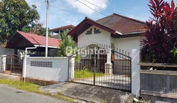 Rumah Pupuk Ada Kolam Renang 1