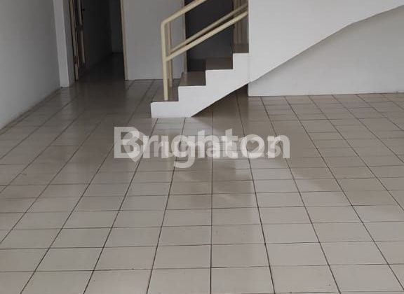 Ruko 2 1/2 lantai MT Haryono