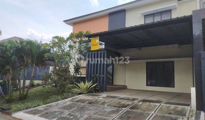 Dijual Rumah 2 lantai di Jl. Bunga Widelia Sentul City, Depan Taman, Bagus, seperti baru.  2