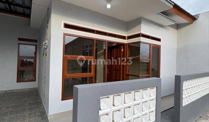 Rumah Modern Posisi Hook Daerah Cihanjuang Bandung Barat 2