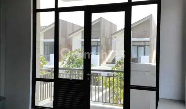 For Sale Modern Minimalist Exclusive House in Podomoro Park Area with Certificate of Ownership 2