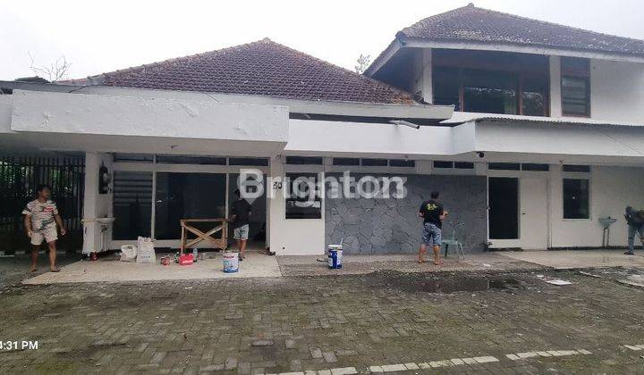 Rumah Besar Siap Huni 2 Lantai Ideal Untuk Keluarga 2