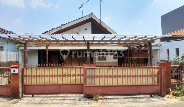 Rumah Hitung Tanah Turun harga dari 12 M di area dekat Jalan Panglima Polim Raya Kebayoran Baru Jakarta Selatan Rumah Hitung Tanah Turun harga dari 12 M di area dekat Jalan Panglima Polim Raya Kebayoran Baru Jakarta Selatan