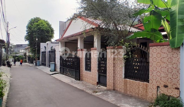 Ready-to-live house near MRT block A Panglima Polim Raya Street Kebayoran Baru Ready-to-live house near MRT block A Panglima Polim Raya Street Kebayoran Baru