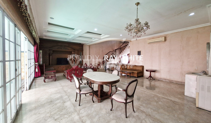 Rumah Siap Huni dekat jalan Senopati Kebayoran Baru