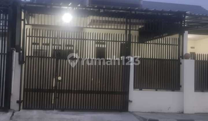 Rumah Depan Jalan Utama Raya Pondok Ungu Sektor Bekasi