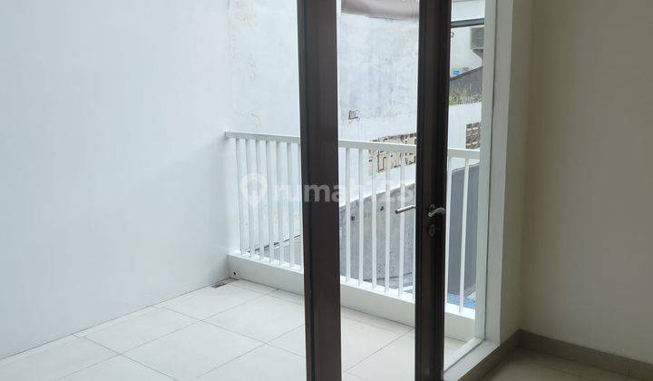 Rumah Minimalis Bagus Di Jgc, Cluster Zebrina, Jakarta Timur  2