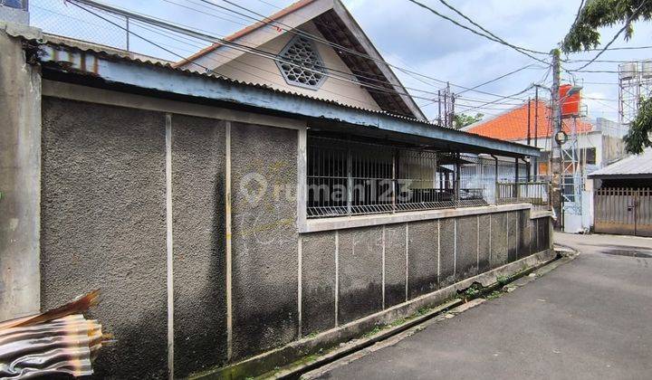 Rumah Tua Hitung Tanah Di Cawang Kapling 2