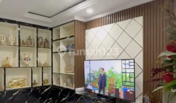 Rumah Mewah 2 Lantai Fully Furnished di Titian Indah Bekasi