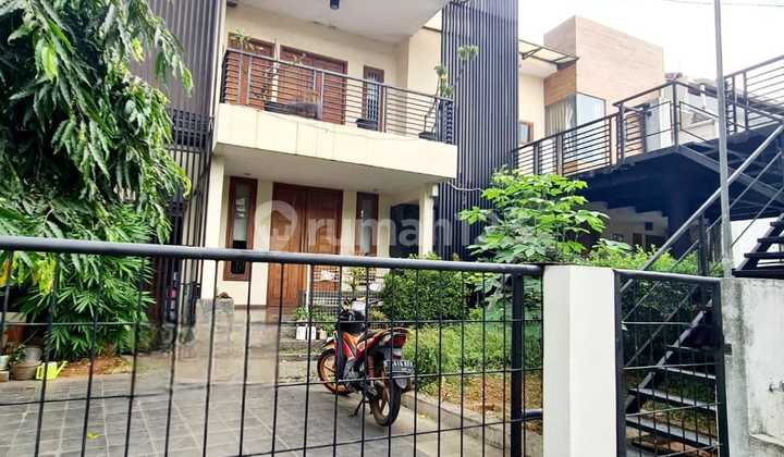 Rumah Mewah, Strategis di Kemang Pratama 1, Bekasi