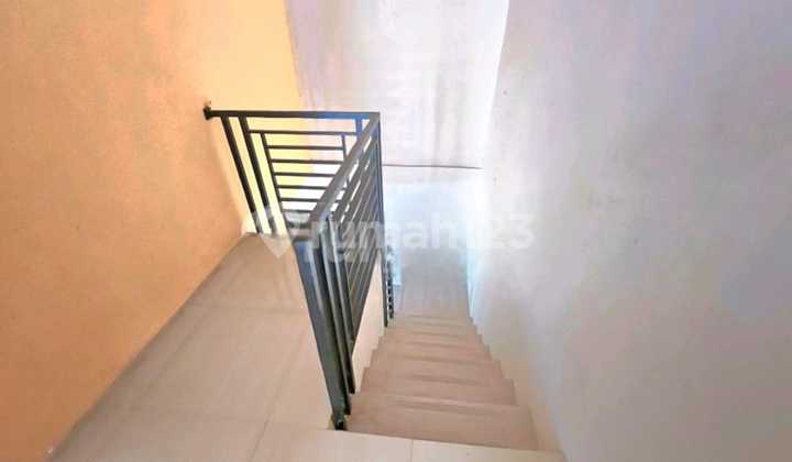 2-Story House in Diduta Bumi 3, Harapan Indah, Bekasi 2