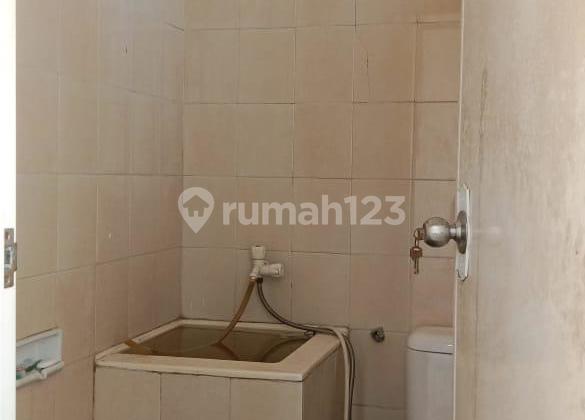 Good Shop in a Bustling Situation at Green Boulevard, Harapan Indah Bekasi 2