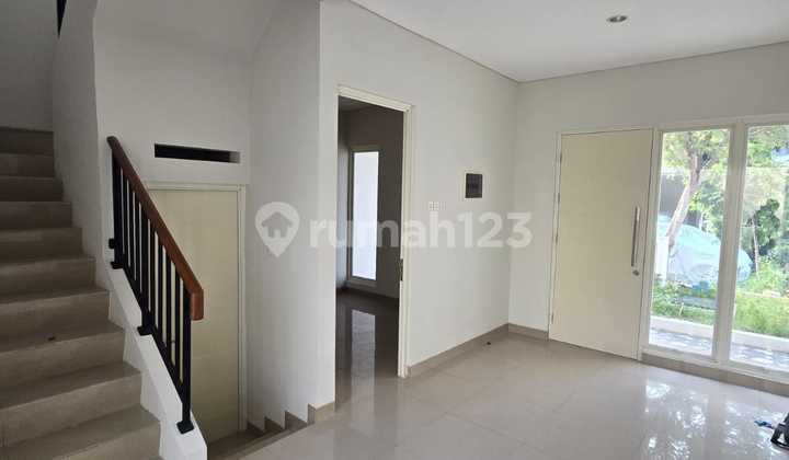 Disewakan Rumah Rapi Di Cluster Adara, Harapan Indah Bekasi  2