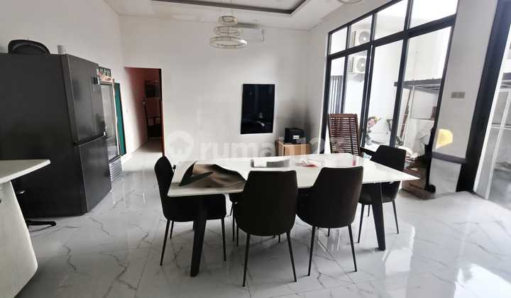 Rumah Hook Cantik 4 Lantai Dijual Lokasi Favorit Sunter