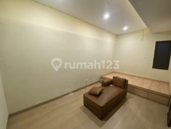 Rumah Dijual 2 Lantai Siap Huni Dijual Harga Menarik di Cluster Balsa , Green Ara Residence 2