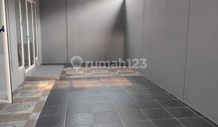 Rumah Bagus 2 Lantai Dijual di Survana Sutra, Cikupa Tangerang 2