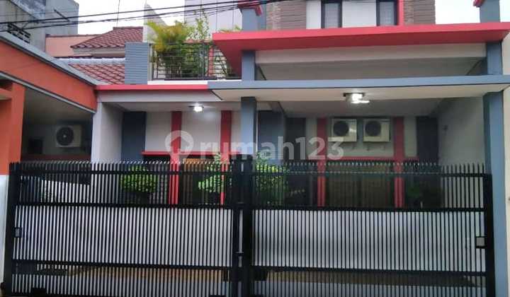 Rumah 2 Lantai Siap Huni Dijual di Harapan Indah Bekasi 1