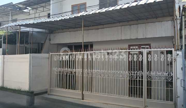 Ready-to-Occupy House for Sale on Jalan Industri, Central Jakarta 2