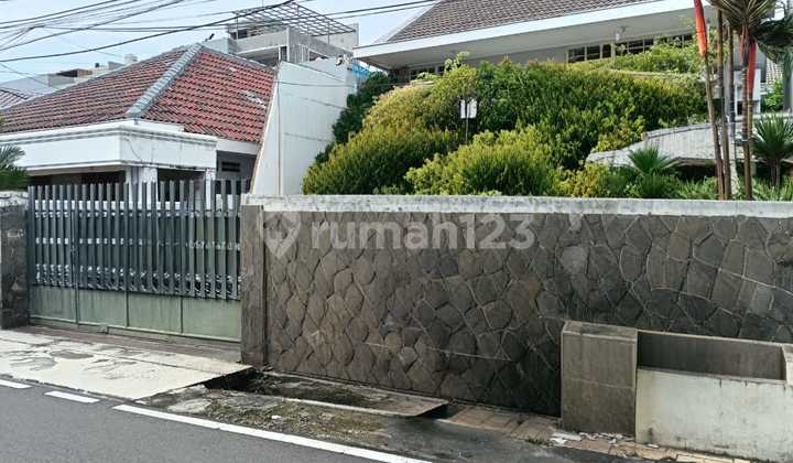 2-Story Large House for Sale in Petojo Selatan 2