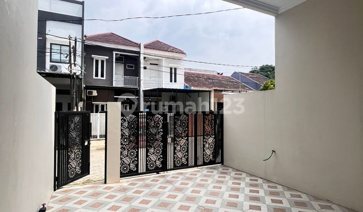 Rumah Baru 2 Lantai Dijual di Harapan Indah Bekasi 2