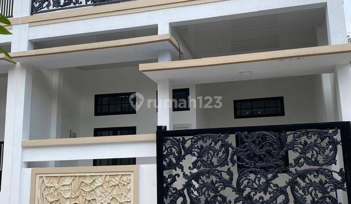 Dijual Rumah Baru Renov 2 lantai di Harapan Indah Bekasi  1