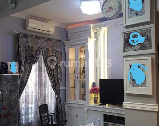 For sale, beautiful 2-story house in Royal Residence, Pulogebang, East Jakarta. Quick sale. 2