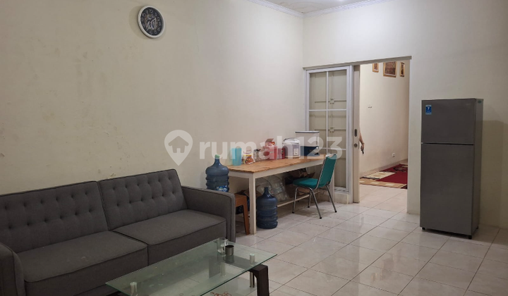 Dijual Cepat B.u Rumah 2 Lantai 2