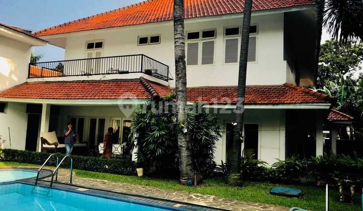 Rumah menteng ring 1swimpool model klasik jakarta pusat