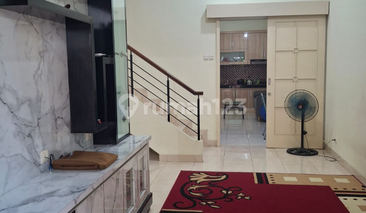 Dijual Cepat B.u Rumah 2 Lantai 1