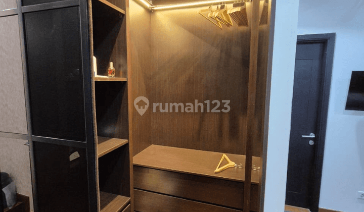 Rumah 2lantai Minimalis Hadap Jalan 2