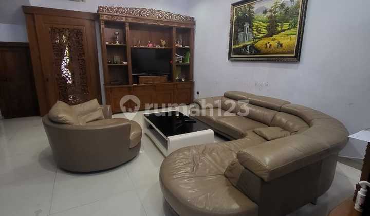 Dijual  Rumah Tinggal di Jl.Cempaka Putih Tengah  2
