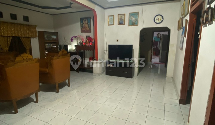 Dijual Rumah Pinggir Jalan  2