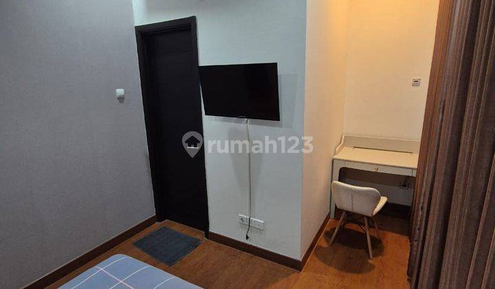 Rumah 3 Lantai Furnished di Jgc Cluster La Seine, Jakarta Timur 2