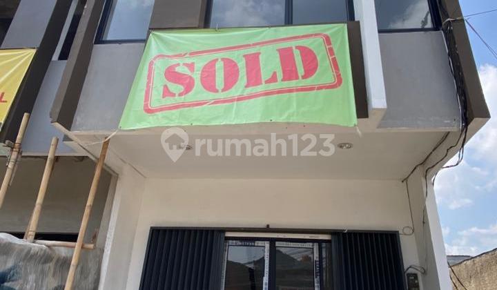 Dijual Ruko Pinggir Jalan di Kota Bekasi Dijual Ruko Pinggir Jalan di Kota Bekasi