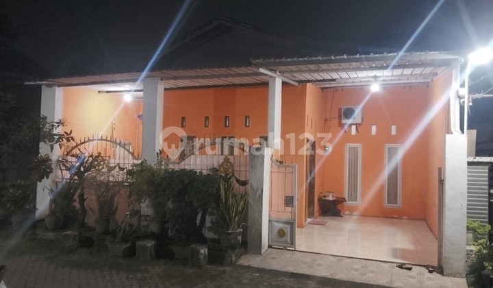 Shm House in Temple Village, Krian, Jl. Raya Wadang, Tempel, Krian, Sidoarjo, East Java, Indonesia, 61262, Krian