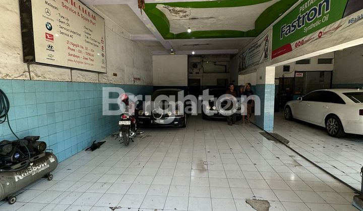 Ruko tengah kota Surabaya