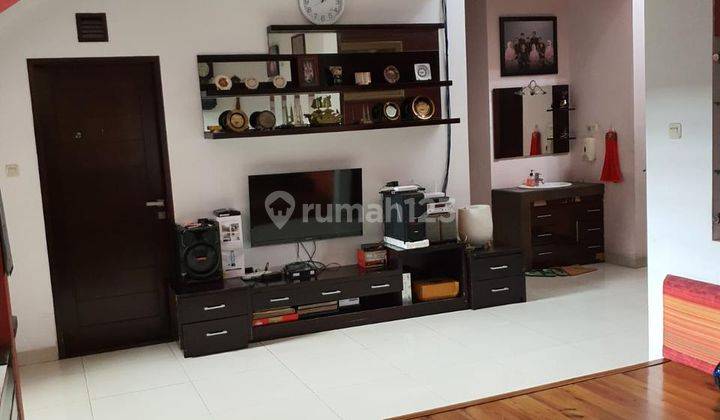 Dijual Rumah Mewah Semi Furnish Sukajadi Lokasi Strategis Siap Huni  2