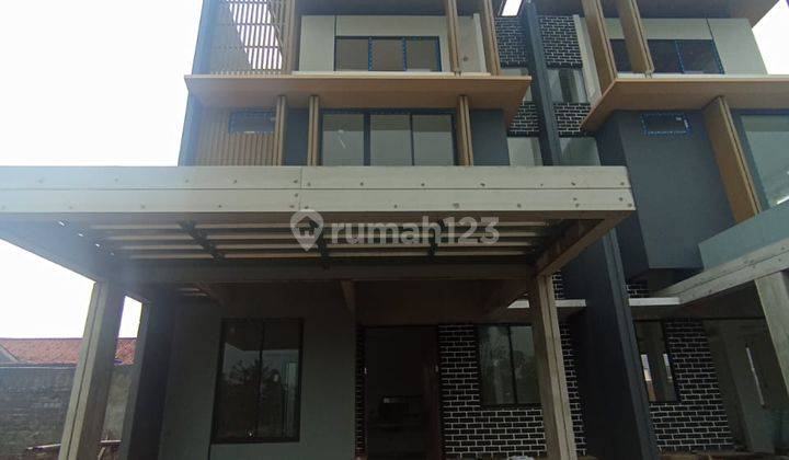 Rumah Mewah 3 Lantai Di Aerum Parc Bogor 2