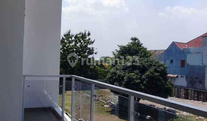 [For Quick Sale] House Only 7 Minutes to Bogor Station, Nice House in Kemang