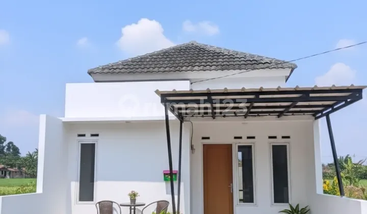 Modern Minimalist House Phase 2 East Facing Comfortable and Green Location 1