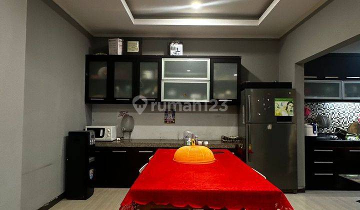 Rumah Mewah 3 Lantai Desain Modern Di Renon 2