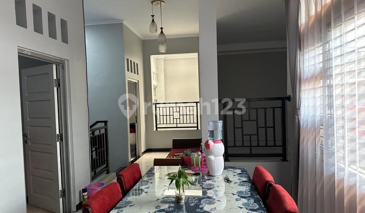 Rumah Nyaman 2 Lantai Dekat Supermarket Dan Sekolahan