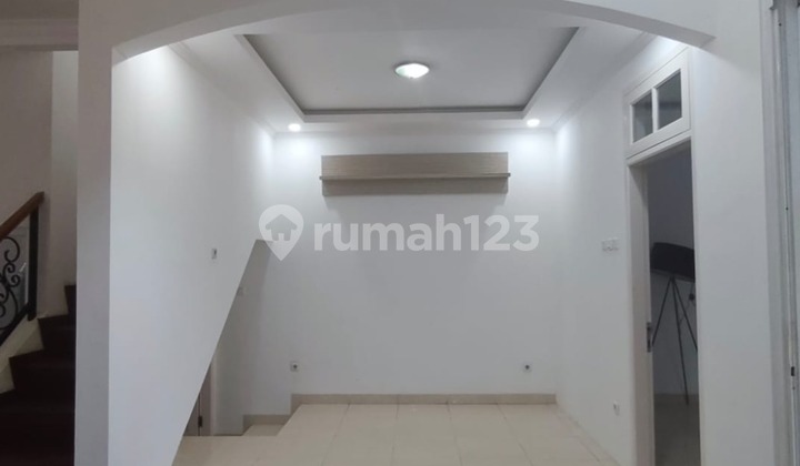 Comfortable Residence in a Strategic Location Near Schools and Highway Access 2