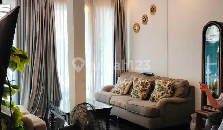 Rumah 2 Lantai Dengan Suasana Asri Di Kota Wisata