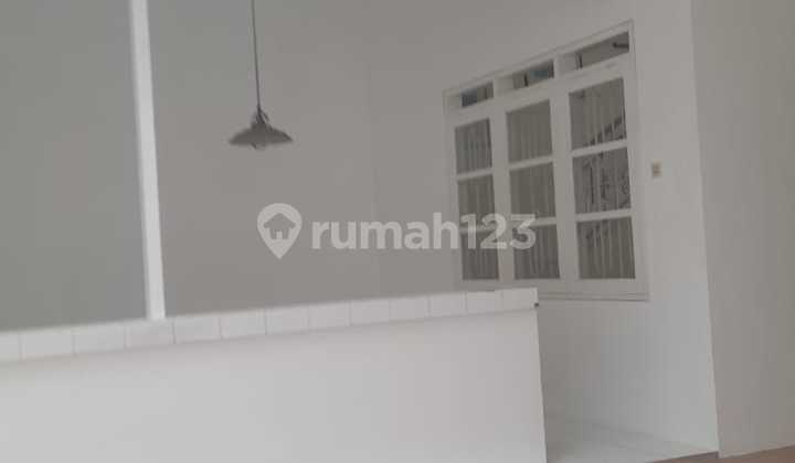 2-Story Residence Near Toll Access Close to Schools in a Tourist City 2