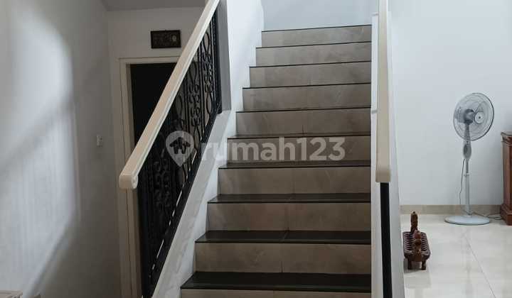 Hunian Mewah 2 Lantai Dekat Sekolah Lokasi Strategis Legenda Wisata