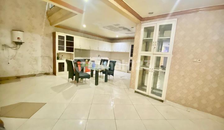 Newah 3-Storey Residence Near Toll Access and Eka Hospital 2