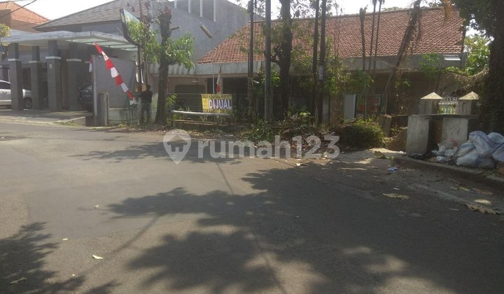Rumah Tua Hitung Tanah di Mainroad Turangga